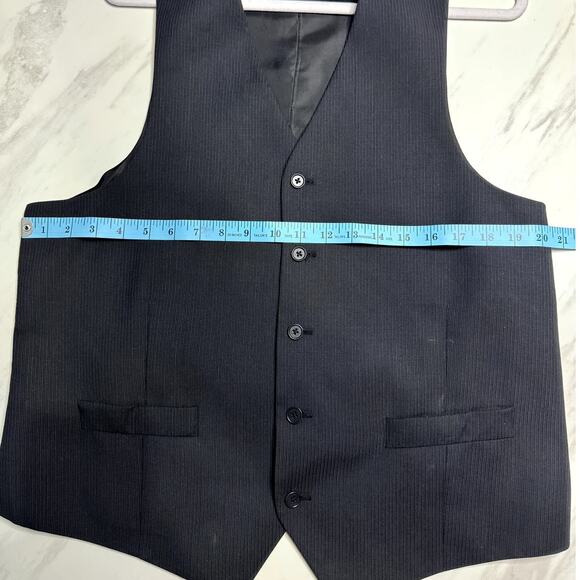 MENS LARGE BLACK VEST WITH ADJUSTABLE STRAP IN BACK 40R - Picture 7 of 8